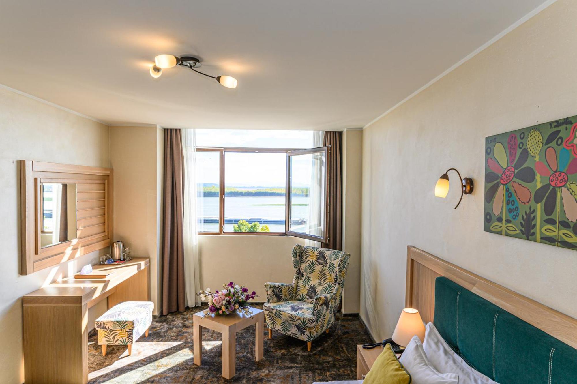Faleza Hotel By Vega Galaţi Eksteriør bilde